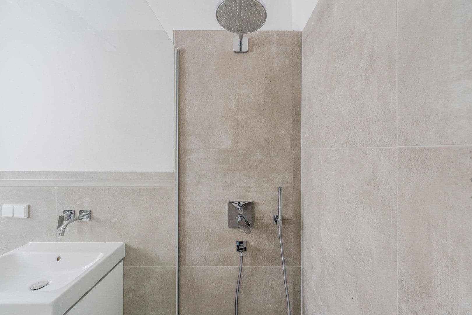 Prodej bytu 4+1 148 m², Düsseldorfer Str. 35, Berlin, Berlín Prodej bytu 4+1 148 m², Düsseldorfer Str. 35, Berlin, Berlín
