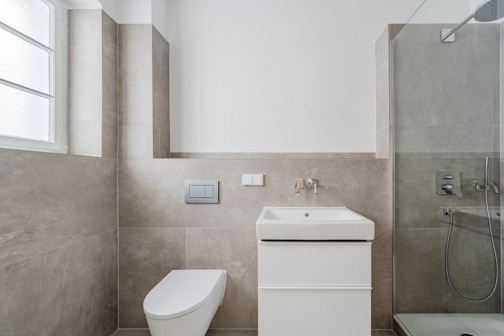 Prodej bytu 4+1 148 m², Düsseldorfer Str. 35, Berlin, Berlín Prodej bytu 4+1 148 m², Düsseldorfer Str. 35, Berlin, Berlín