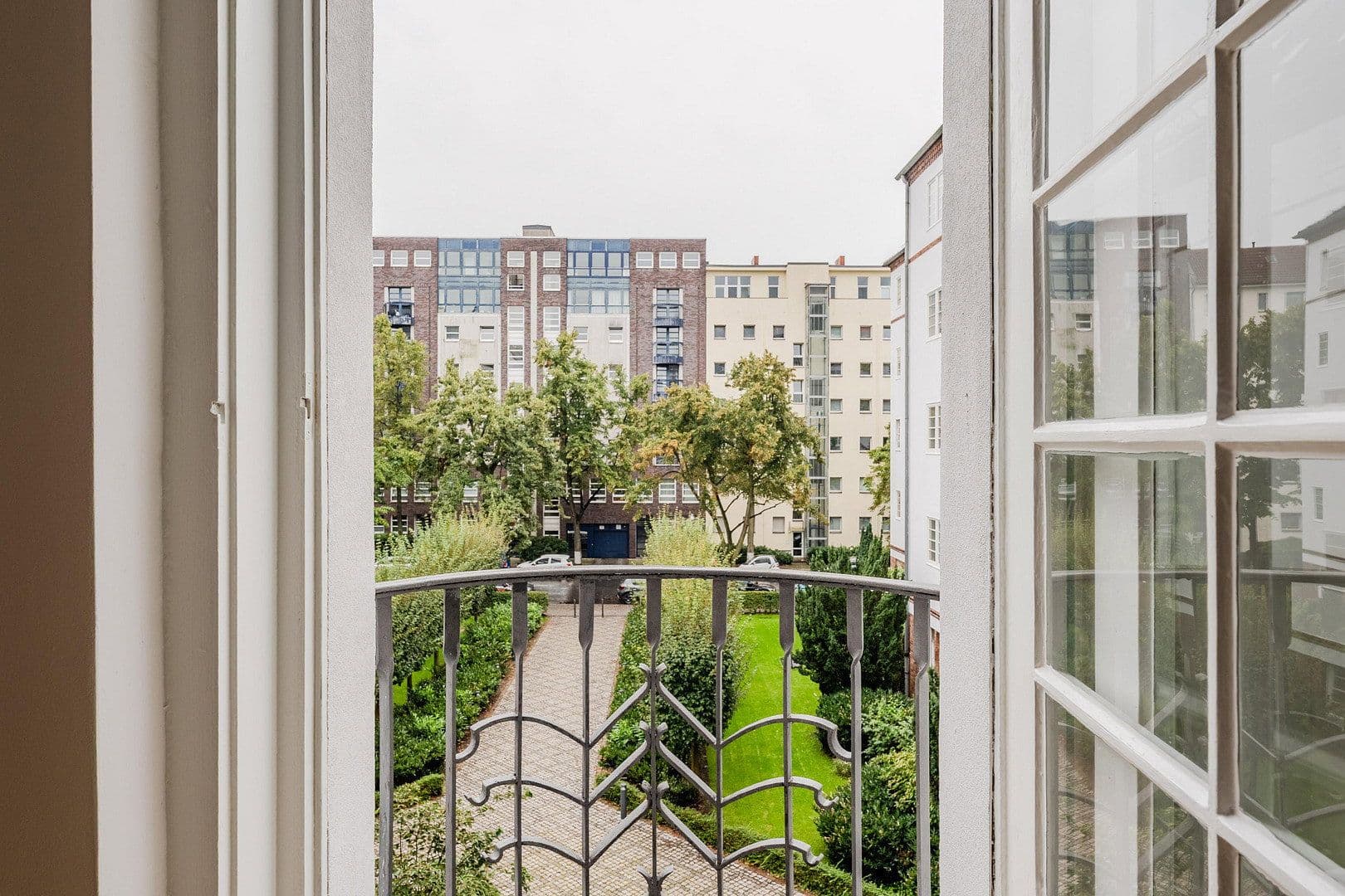 Prodej bytu 4+1 148 m², Düsseldorfer Str. 35, Berlin, Berlín Prodej bytu 4+1 148 m², Düsseldorfer Str. 35, Berlin, Berlín