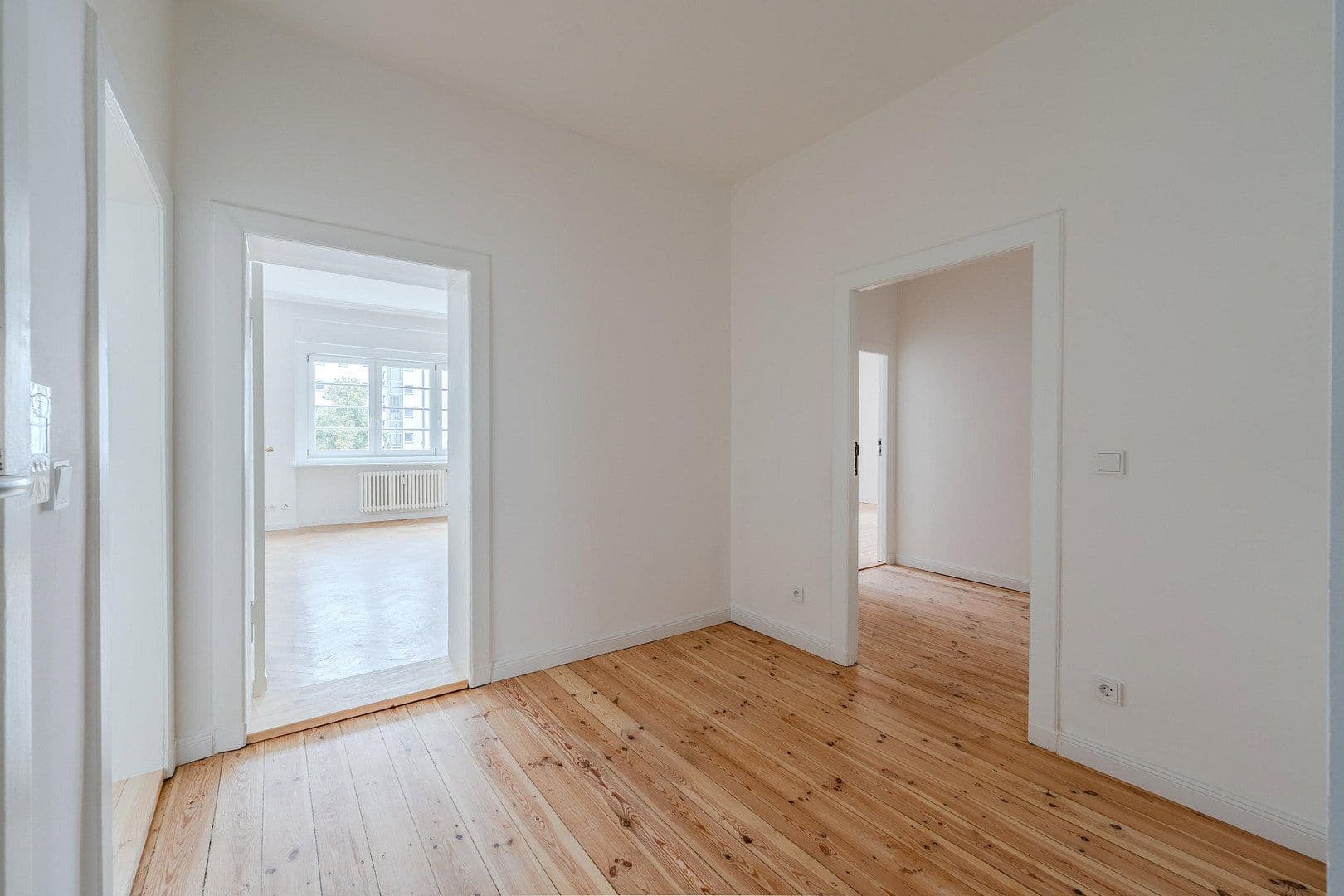 Prodej bytu 4+1 148 m², Düsseldorfer Str. 35, Berlin, Berlín Prodej bytu 4+1 148 m², Düsseldorfer Str. 35, Berlin, Berlín
