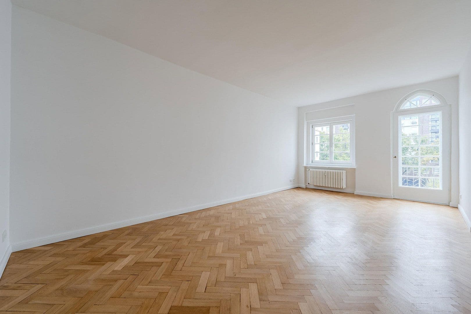 Prodej bytu 4+1 148 m², Düsseldorfer Str. 35, Berlin, Berlín Prodej bytu 4+1 148 m², Düsseldorfer Str. 35, Berlin, Berlín