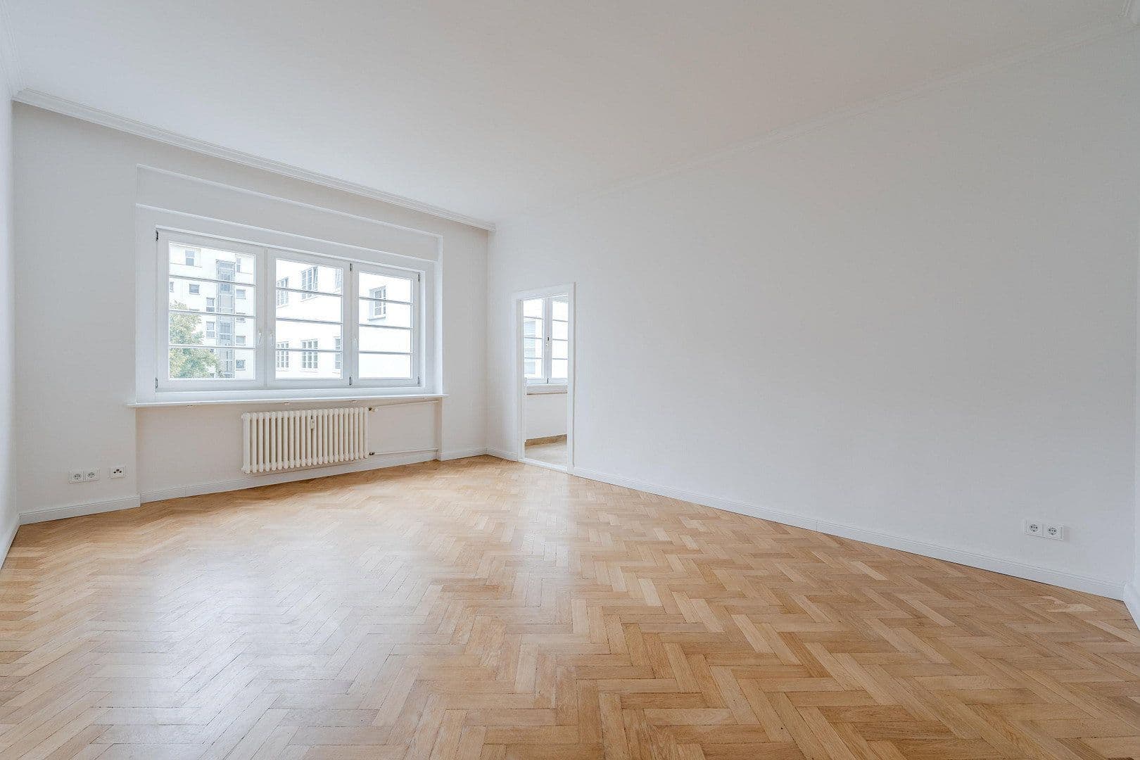 Prodej bytu 4+1 148 m², Düsseldorfer Str. 35, Berlin, Berlín Prodej bytu 4+1 148 m², Düsseldorfer Str. 35, Berlin, Berlín