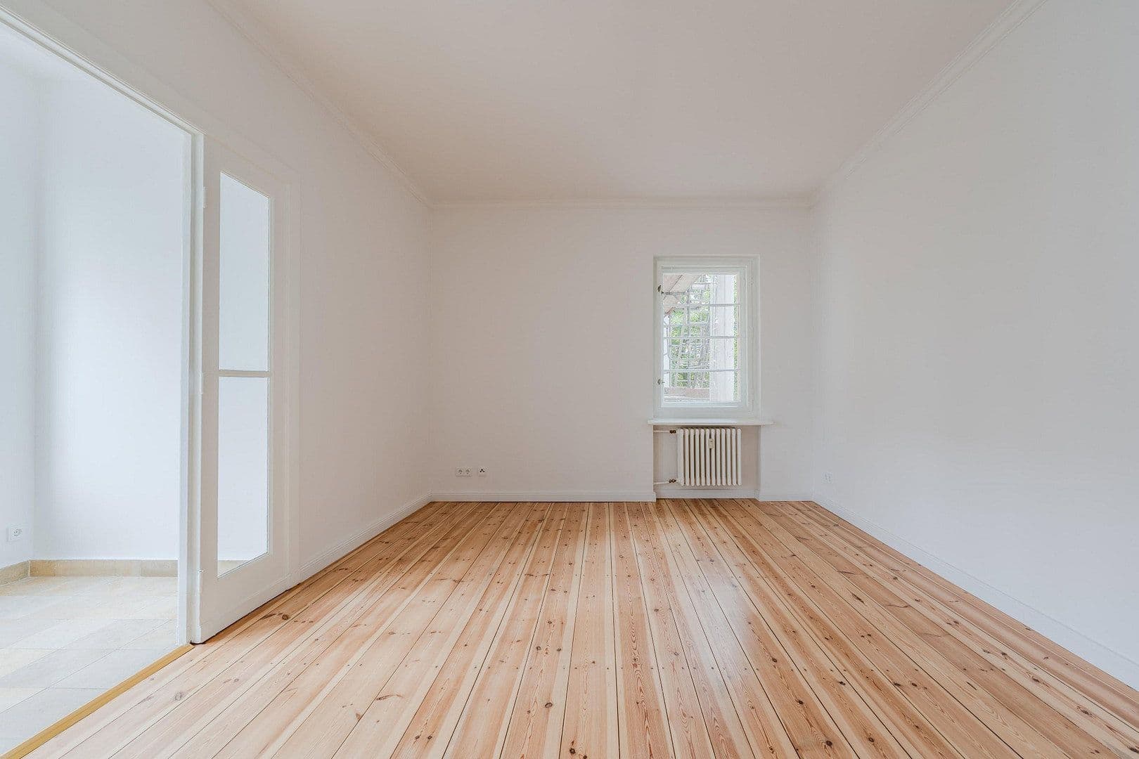 Prodej bytu 4+1 148 m², Düsseldorfer Str. 35, Berlin, Berlín Prodej bytu 4+1 148 m², Düsseldorfer Str. 35, Berlin, Berlín