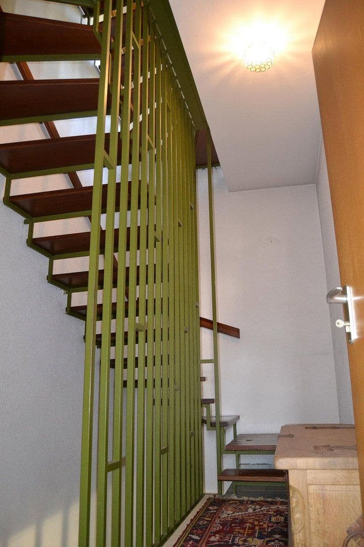 Prodej domu 260 m², pozemek 505 m², Marienstraße 43, Remshalden, Bádensko-Württembersko Prodej domu 260 m², pozemek 505 m², Marienstraße 43, Remshalden, Bádensko-Württembersko