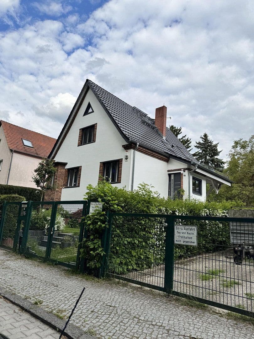 Pronájem domu 215 m², pozemek 717 m², Zehntwerderweg 96, Berlin, Berlín Pronájem domu 215 m², pozemek 717 m², Zehntwerderweg 96, Berlin, Berlín