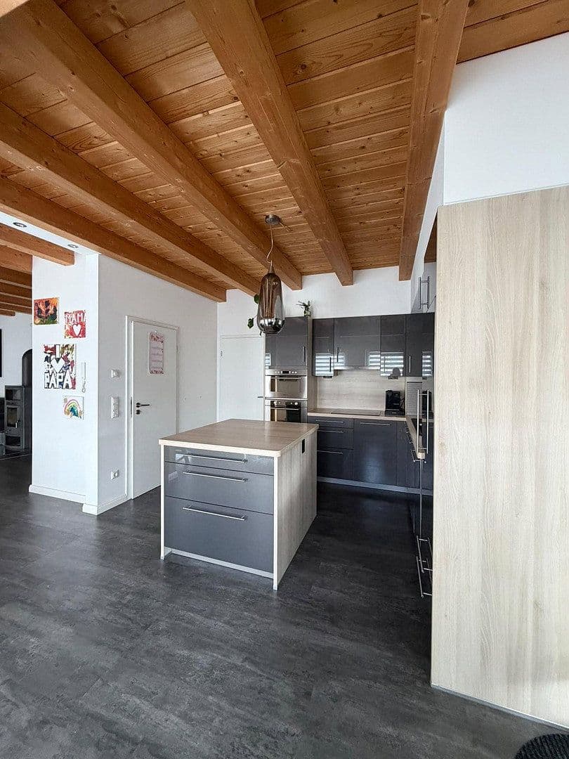 Prodej domu 195 m², pozemek 641 m², Erlangen, Bavorsko Prodej domu 195 m², pozemek 641 m², Erlangen, Bavorsko