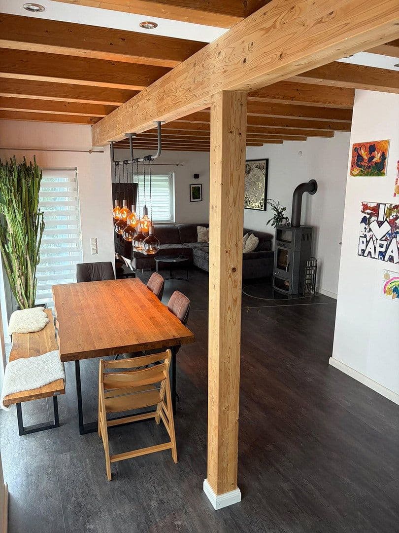 Prodej domu 195 m², pozemek 641 m², Erlangen, Bavorsko Prodej domu 195 m², pozemek 641 m², Erlangen, Bavorsko