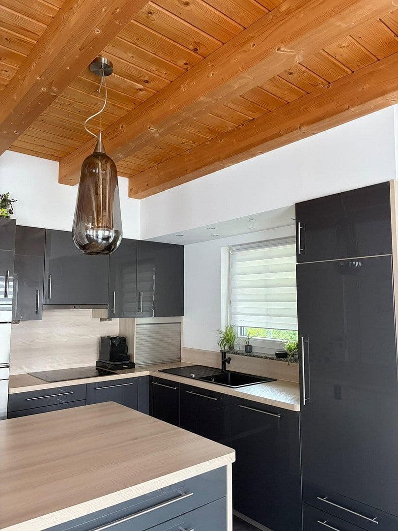 Prodej domu 195 m², pozemek 641 m², Erlangen, Bavorsko Prodej domu 195 m², pozemek 641 m², Erlangen, Bavorsko
