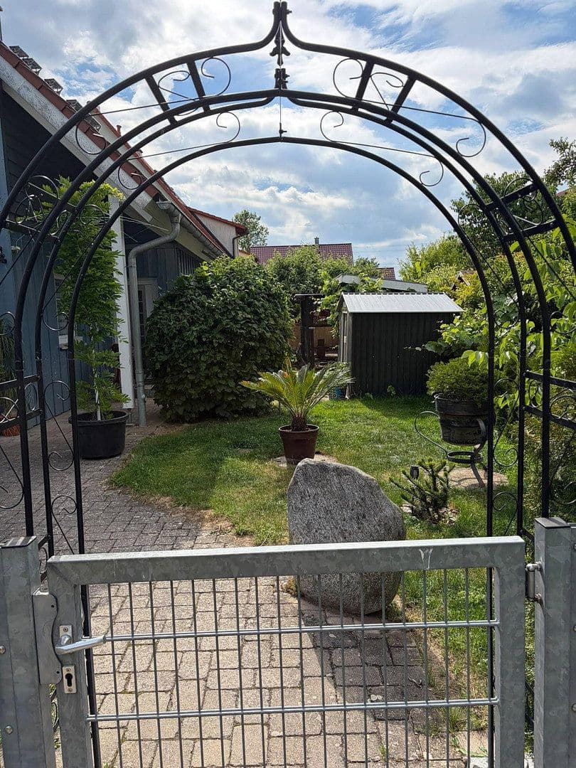 Prodej domu 195 m², pozemek 641 m², Erlangen, Bavorsko Prodej domu 195 m², pozemek 641 m², Erlangen, Bavorsko