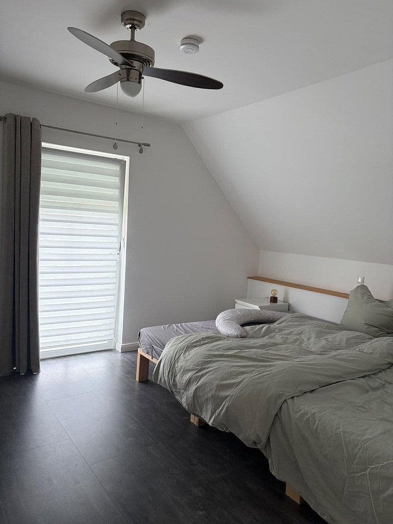Prodej domu 195 m², pozemek 641 m², Erlangen, Bavorsko Prodej domu 195 m², pozemek 641 m², Erlangen, Bavorsko