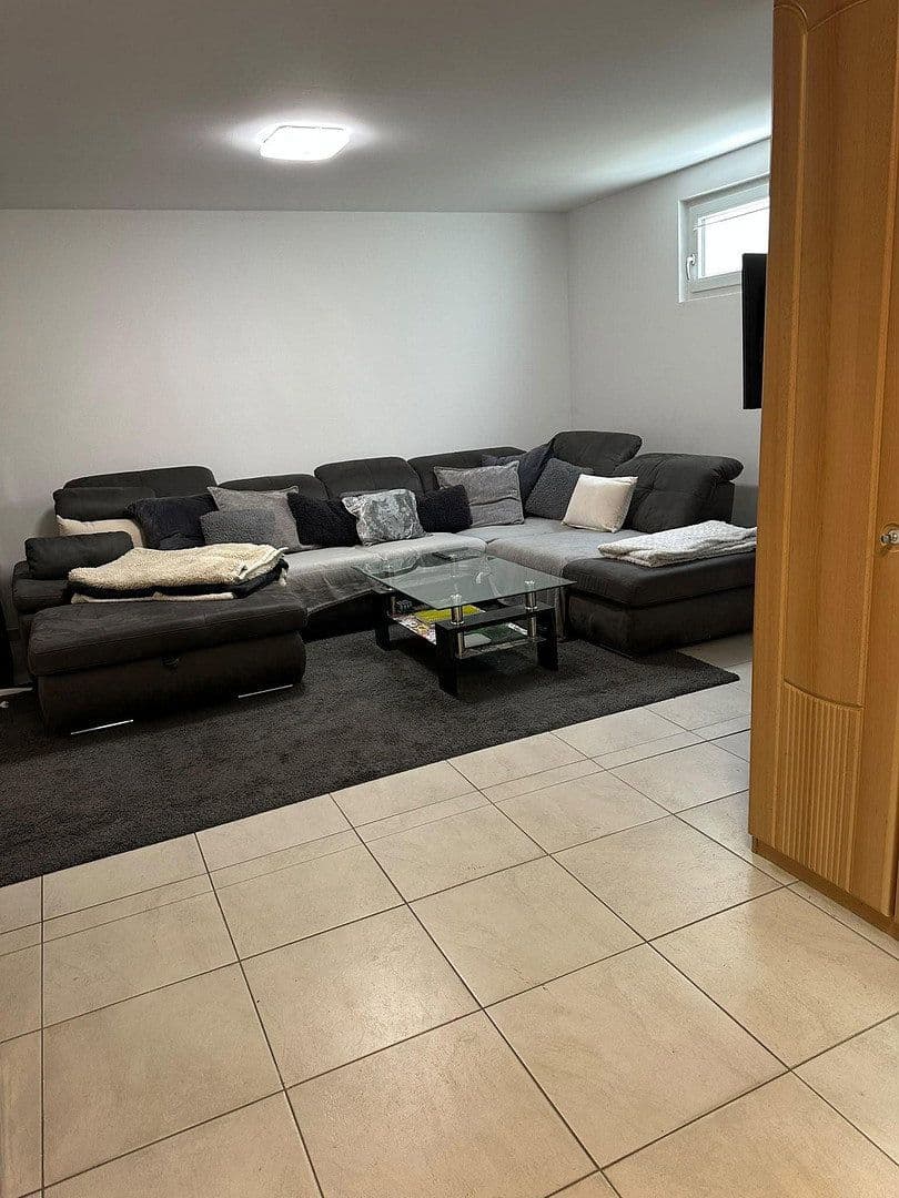 Prodej domu 195 m², pozemek 641 m², Erlangen, Bavorsko Prodej domu 195 m², pozemek 641 m², Erlangen, Bavorsko