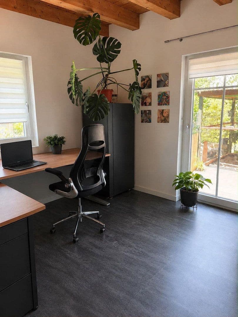 Prodej domu 195 m², pozemek 641 m², Erlangen, Bavorsko Prodej domu 195 m², pozemek 641 m², Erlangen, Bavorsko