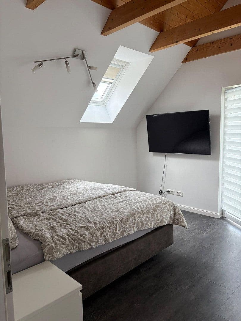 Prodej domu 195 m², pozemek 641 m², Erlangen, Bavorsko Prodej domu 195 m², pozemek 641 m², Erlangen, Bavorsko