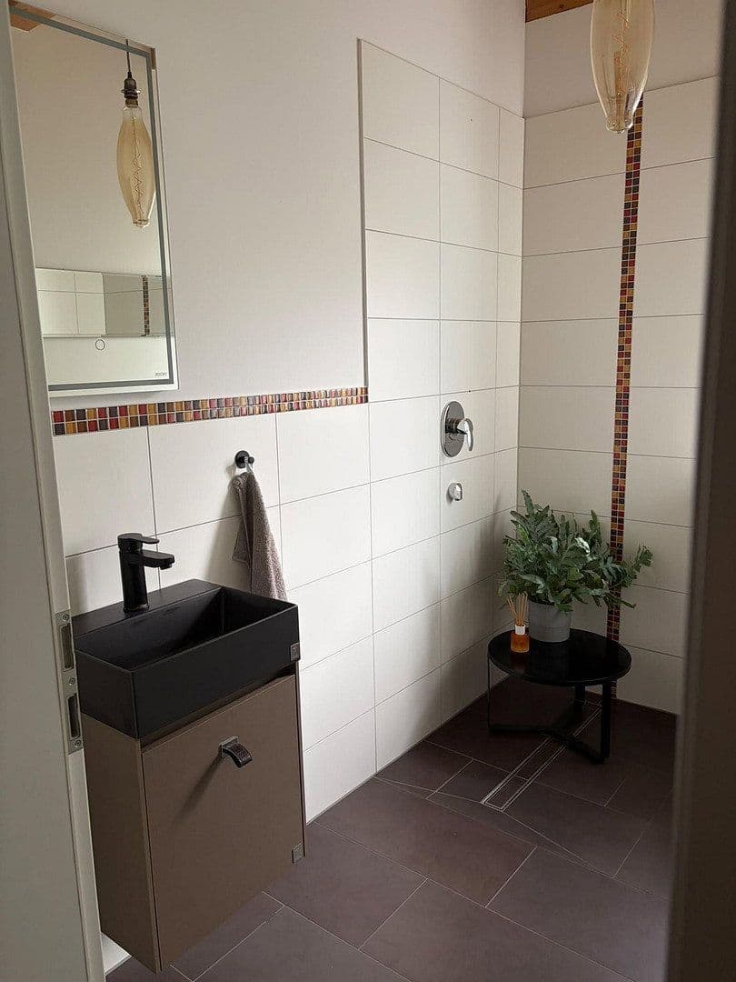 Prodej domu 195 m², pozemek 641 m², Erlangen, Bavorsko Prodej domu 195 m², pozemek 641 m², Erlangen, Bavorsko