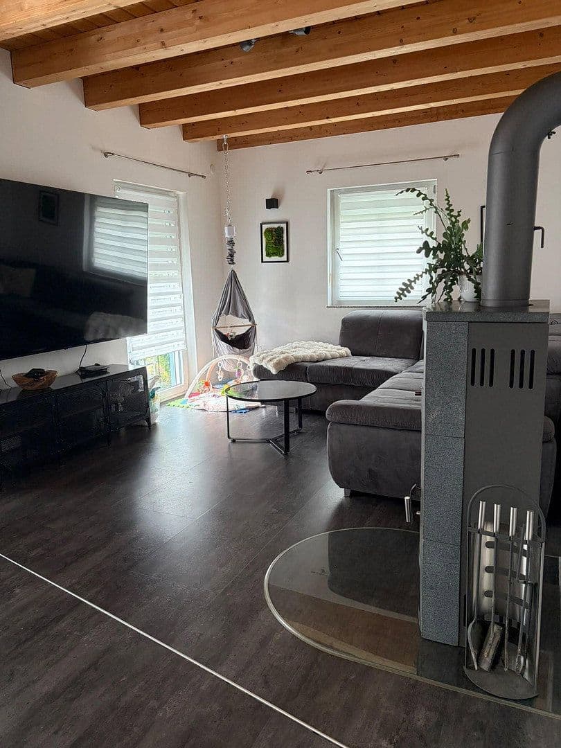 Prodej domu 195 m², pozemek 641 m², Erlangen, Bavorsko Prodej domu 195 m², pozemek 641 m², Erlangen, Bavorsko