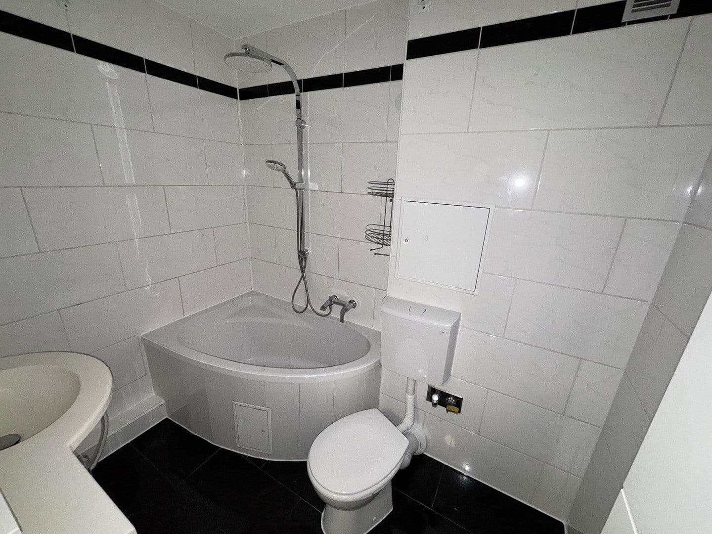 Prodej bytu 3+1 81 m², Hainleinstr. 73, Niederwerrn, Bavorsko Prodej bytu 3+1 81 m², Hainleinstr. 73, Niederwerrn, Bavorsko