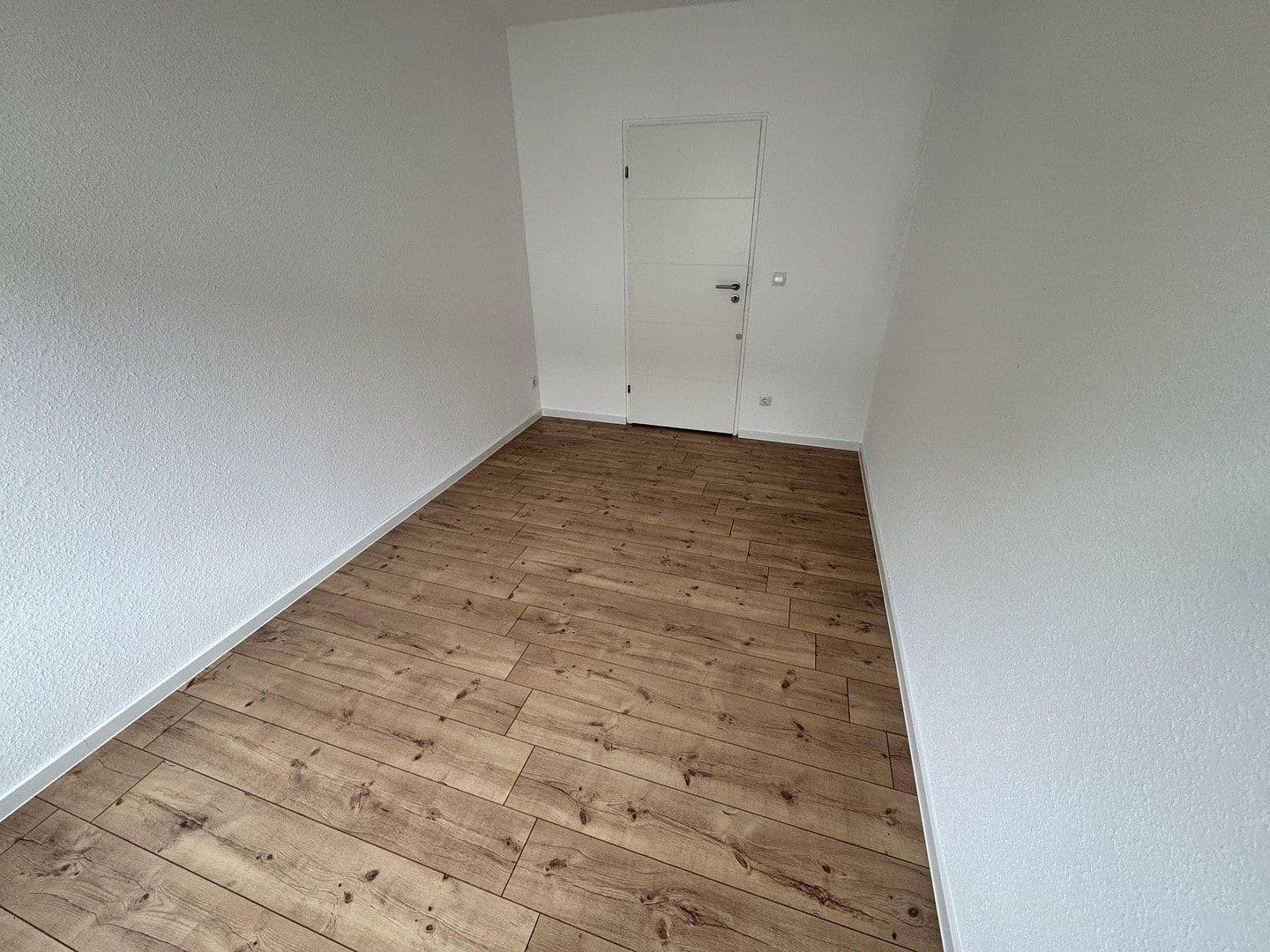 Prodej bytu 3+1 81 m², Hainleinstr. 73, Niederwerrn, Bavorsko Prodej bytu 3+1 81 m², Hainleinstr. 73, Niederwerrn, Bavorsko