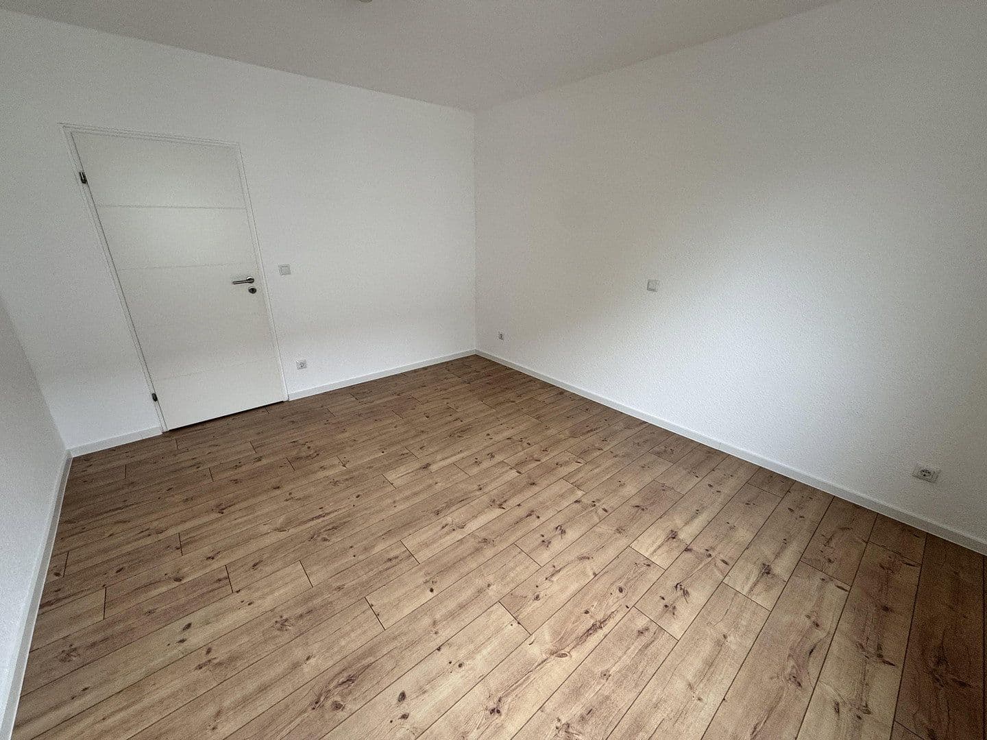 Prodej bytu 3+1 81 m², Hainleinstr. 73, Niederwerrn, Bavorsko Prodej bytu 3+1 81 m², Hainleinstr. 73, Niederwerrn, Bavorsko
