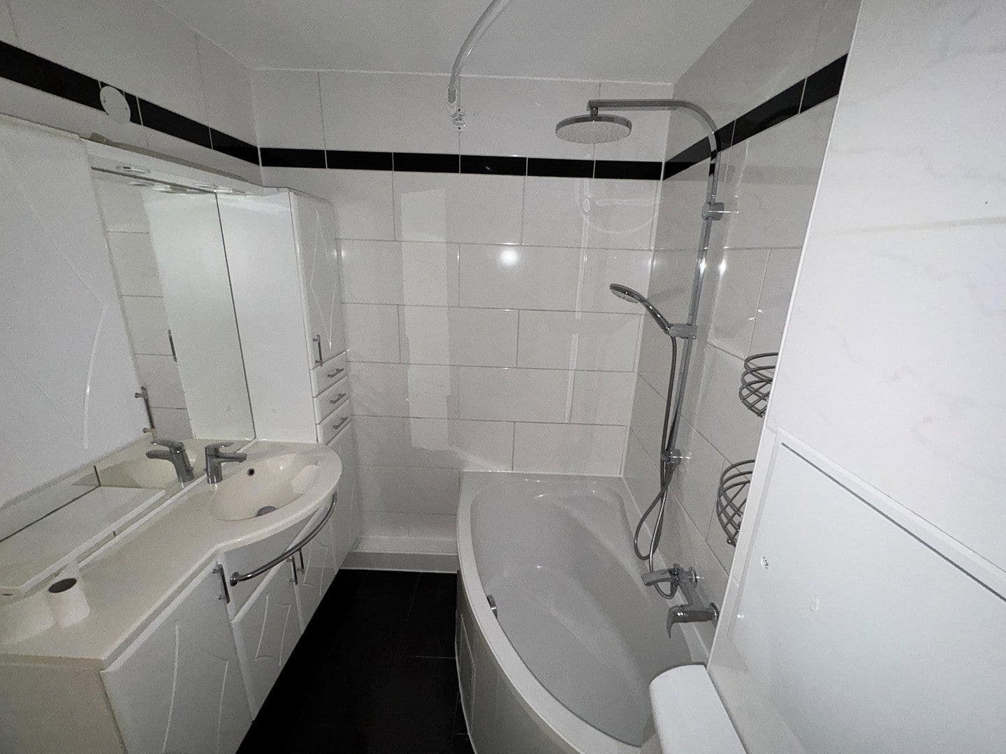 Prodej bytu 3+1 81 m², Hainleinstr. 73, Niederwerrn, Bavorsko Prodej bytu 3+1 81 m², Hainleinstr. 73, Niederwerrn, Bavorsko