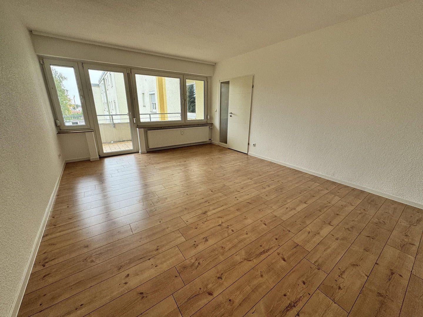 Prodej bytu 3+1 81 m², Hainleinstr. 73, Niederwerrn, Bavorsko Prodej bytu 3+1 81 m², Hainleinstr. 73, Niederwerrn, Bavorsko