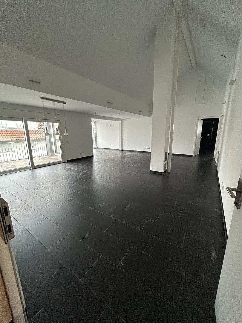 Pronájem bytu 4+kk 166 m², Nufringen, Bádensko-Württembersko Pronájem bytu 4+kk 166 m², Nufringen, Bádensko-Württembersko