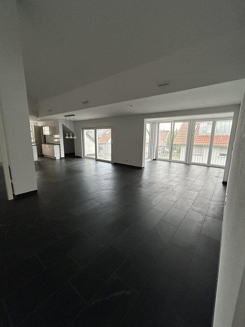 Pronájem bytu 4+kk 166 m², Nufringen, Bádensko-Württembersko Pronájem bytu 4+kk 166 m², Nufringen, Bádensko-Württembersko