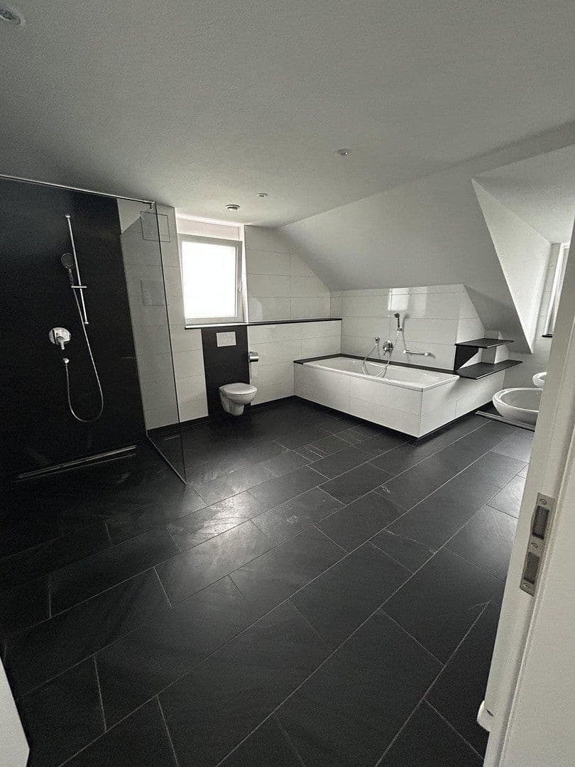 Pronájem bytu 4+kk 166 m², Nufringen, Bádensko-Württembersko Pronájem bytu 4+kk 166 m², Nufringen, Bádensko-Württembersko