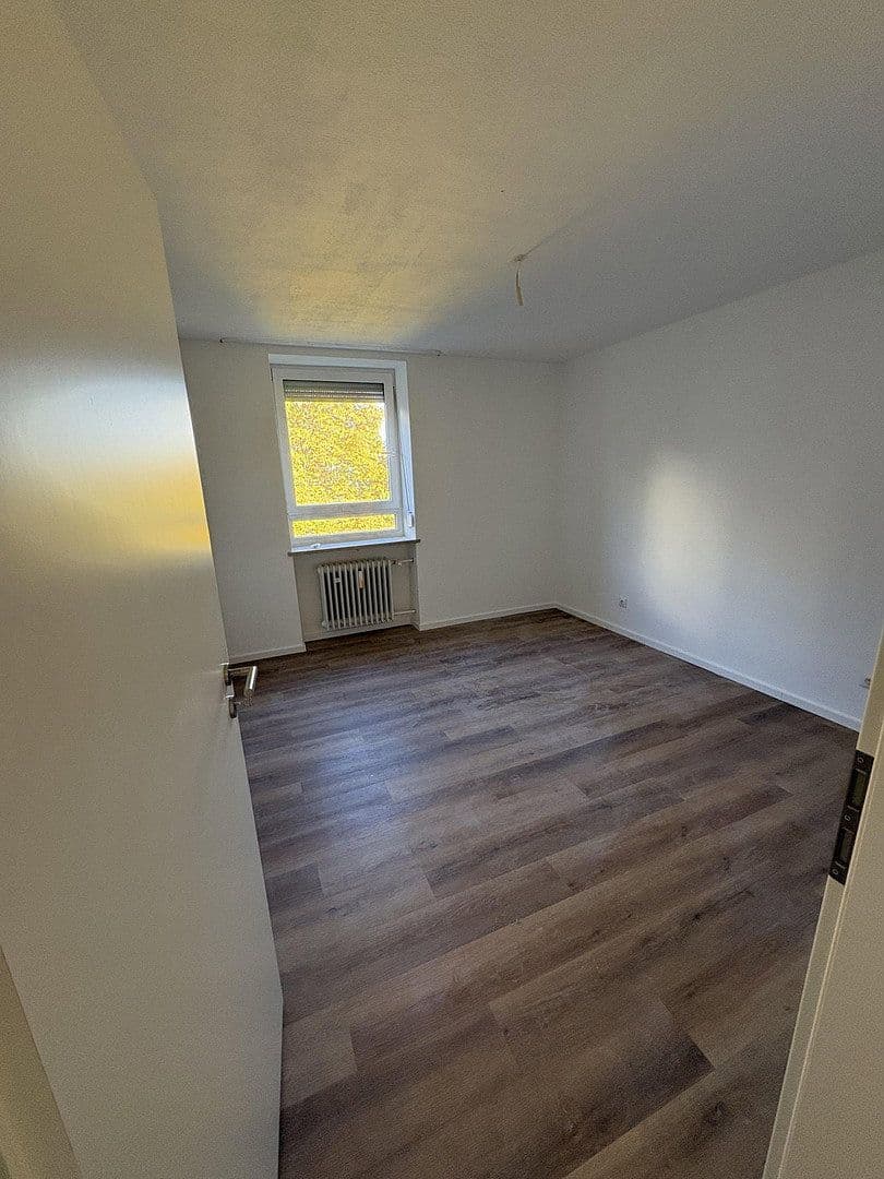 Pronájem bytu 4+1 88 m², Wiesentfelser Straße 72, München, Bavorsko Pronájem bytu 4+1 88 m², Wiesentfelser Straße 72, München, Bavorsko