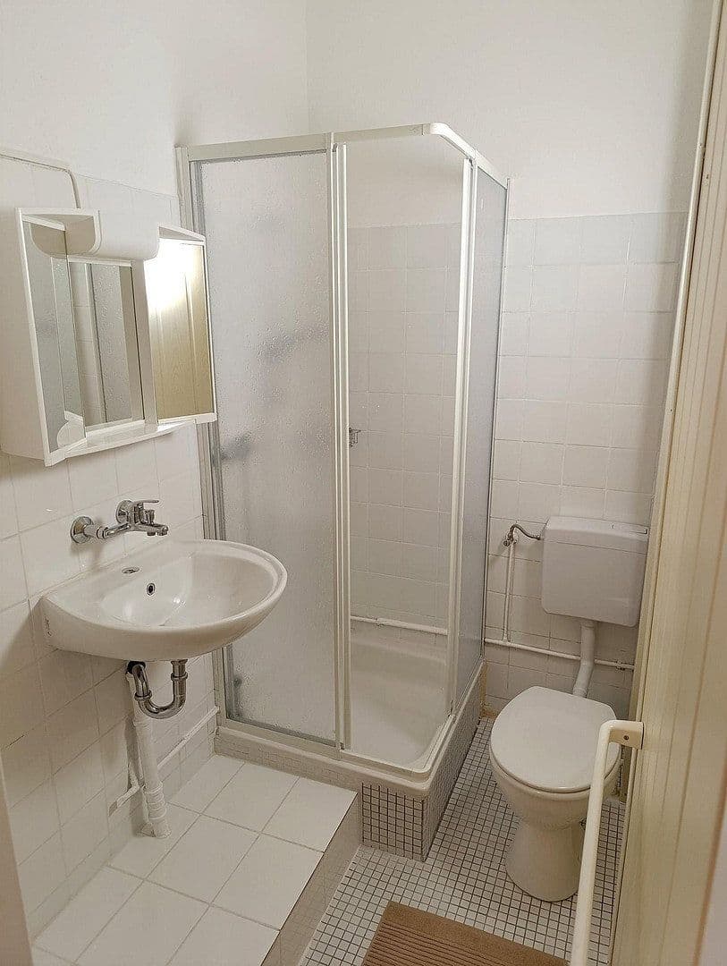 Prodej domu 1.893 m², pozemek 846 m², Berlin, Berlín Prodej domu 1.893 m², pozemek 846 m², Berlin, Berlín