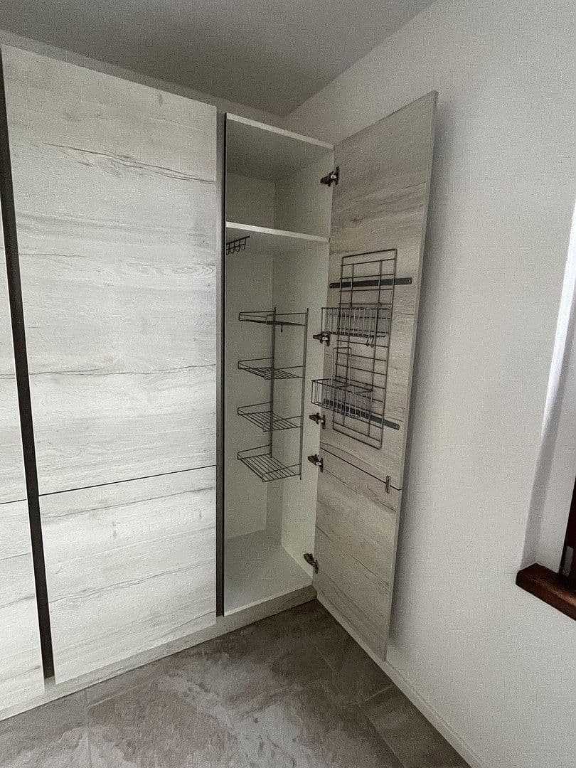 Pronájem bytu 4+1 146 m², Pirnaer Landstr. 183, Dresden, Sasko Pronájem bytu 4+1 146 m², Pirnaer Landstr. 183, Dresden, Sasko