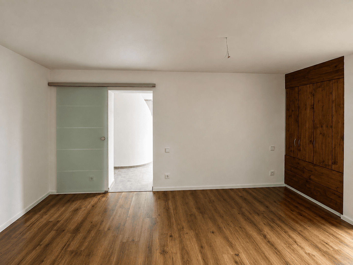 Pronájem bytu 4+1 146 m², Pirnaer Landstr. 183, Dresden, Sasko Pronájem bytu 4+1 146 m², Pirnaer Landstr. 183, Dresden, Sasko