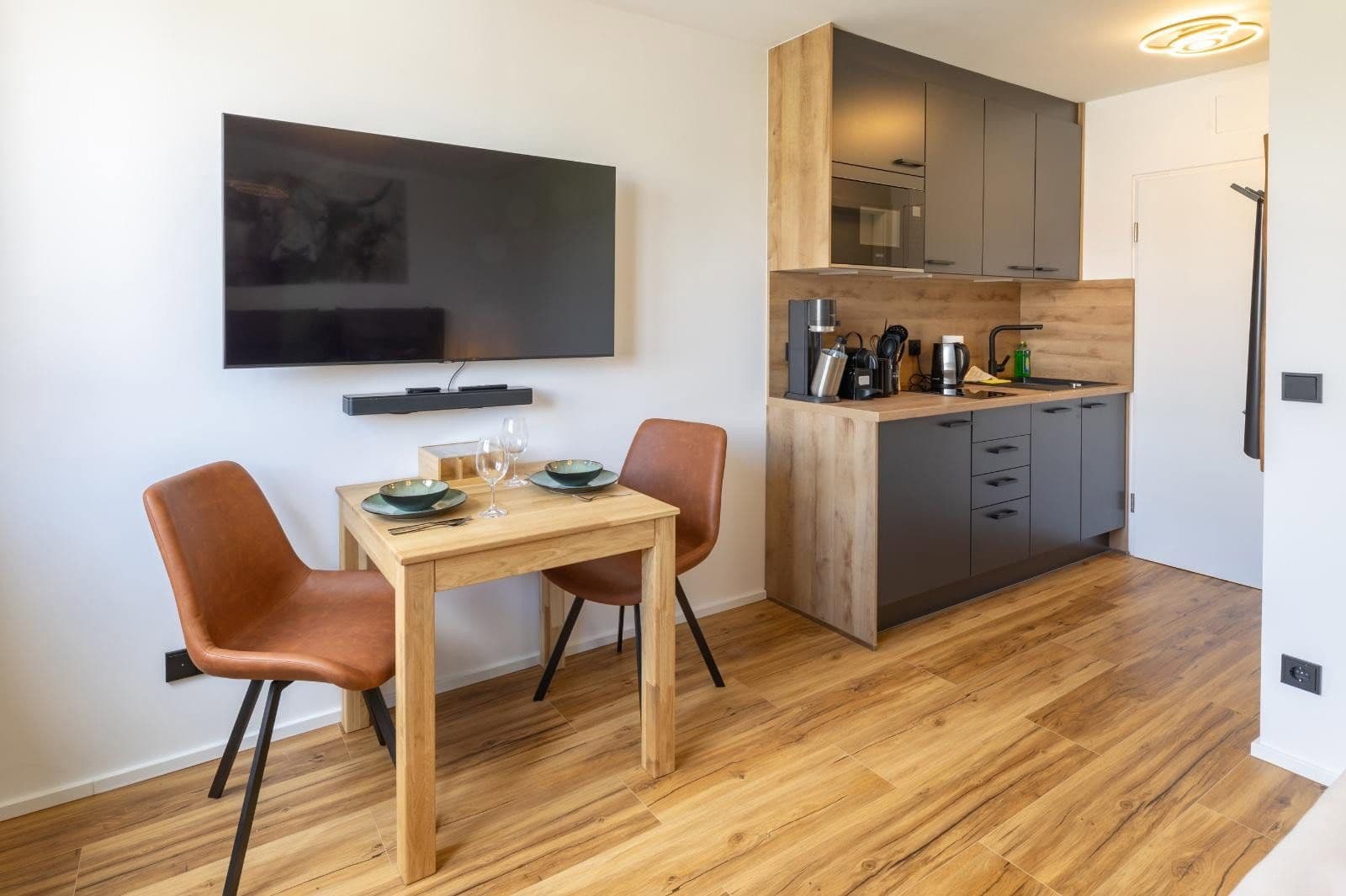Pronájem bytu 1+1 24 m², Emil-Riedel-Straße 11, München, Bavorsko Pronájem bytu 1+1 24 m², Emil-Riedel-Straße 11, München, Bavorsko