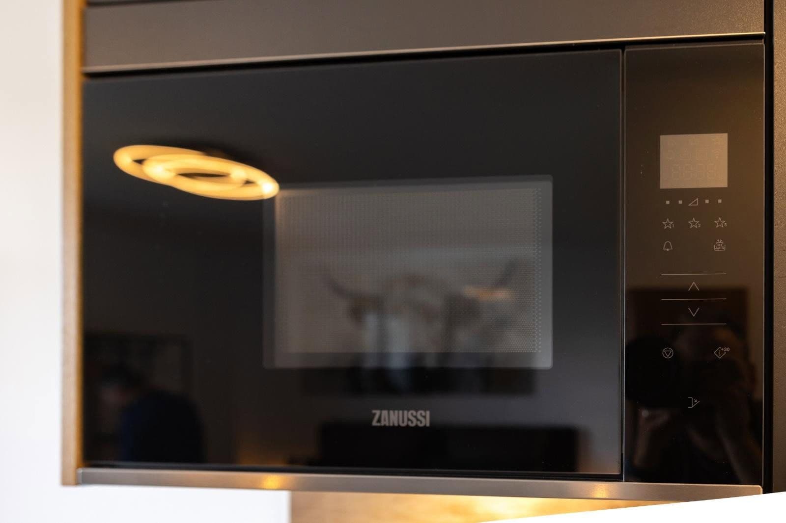 Pronájem bytu 1+1 24 m², Emil-Riedel-Straße 11, München, Bavorsko Pronájem bytu 1+1 24 m², Emil-Riedel-Straße 11, München, Bavorsko
