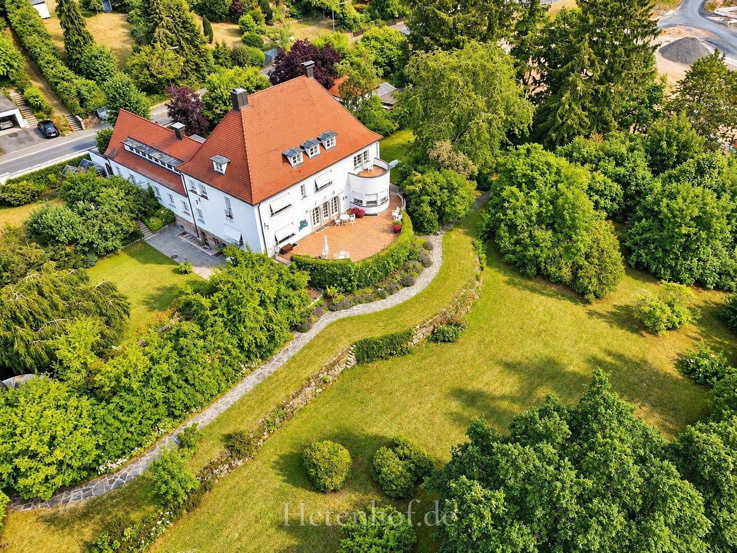 Prodej domu 538 m², pozemek 6.401 m², Lorenz-Sandler-Straße 26, Kulmbach, Bavorsko Prodej domu 538 m², pozemek 6.401 m², Lorenz-Sandler-Straße 26, Kulmbach, Bavorsko
