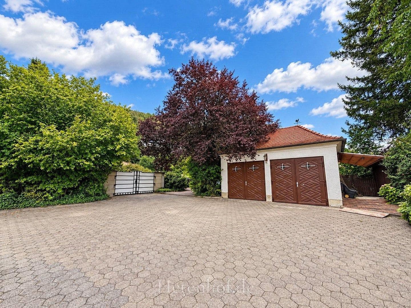 Prodej domu 538 m², pozemek 6.401 m², Lorenz-Sandler-Straße 26, Kulmbach, Bavorsko Prodej domu 538 m², pozemek 6.401 m², Lorenz-Sandler-Straße 26, Kulmbach, Bavorsko