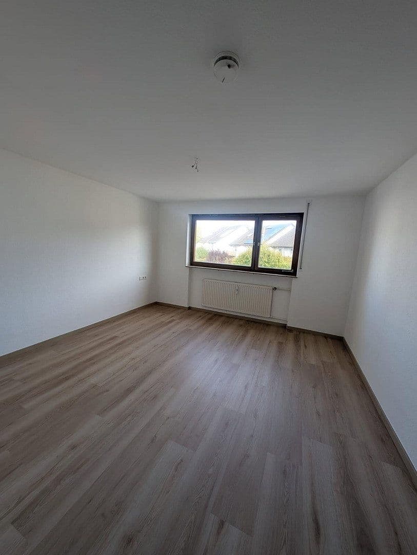 Pronájem bytu 2+1 64 m², Hemmingen, Bádensko-Württembersko Pronájem bytu 2+1 64 m², Hemmingen, Bádensko-Württembersko