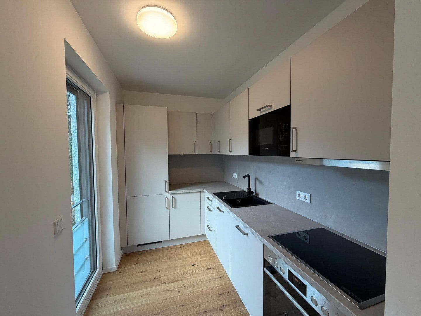 Pronájem bytu 2+1 58 m², Unterbiberger Straße 76, München, Bavorsko Pronájem bytu 2+1 58 m², Unterbiberger Straße 76, München, Bavorsko