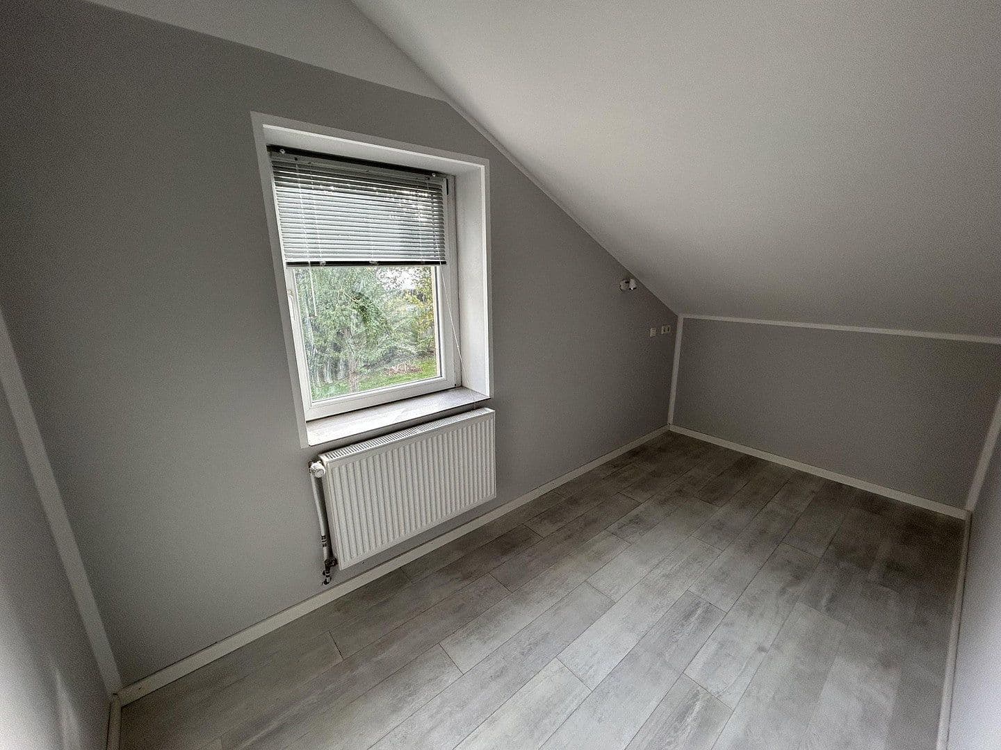 Pronájem bytu 3+1 90 m², Henschelstrasse 3a, Wilhelmshaven, Dolní Sasko Pronájem bytu 3+1 90 m², Henschelstrasse 3a, Wilhelmshaven, Dolní Sasko