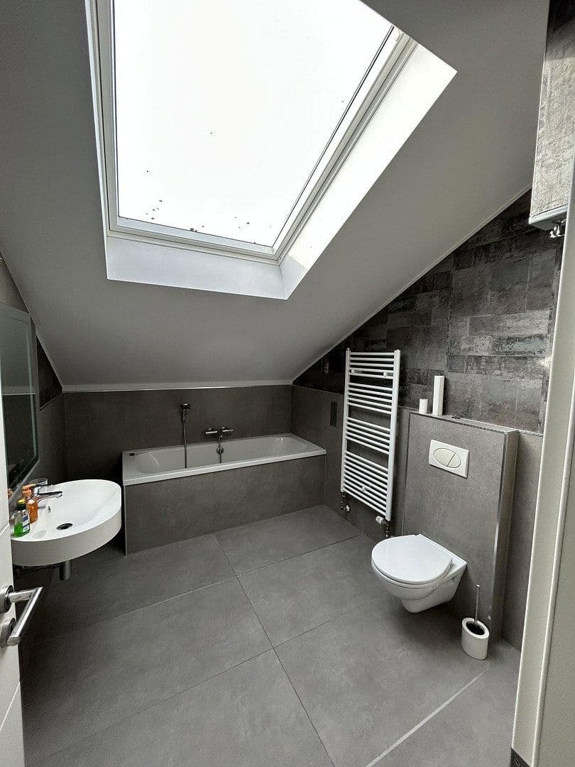 Pronájem bytu 3+1 90 m², Henschelstrasse 3a, Wilhelmshaven, Dolní Sasko Pronájem bytu 3+1 90 m², Henschelstrasse 3a, Wilhelmshaven, Dolní Sasko