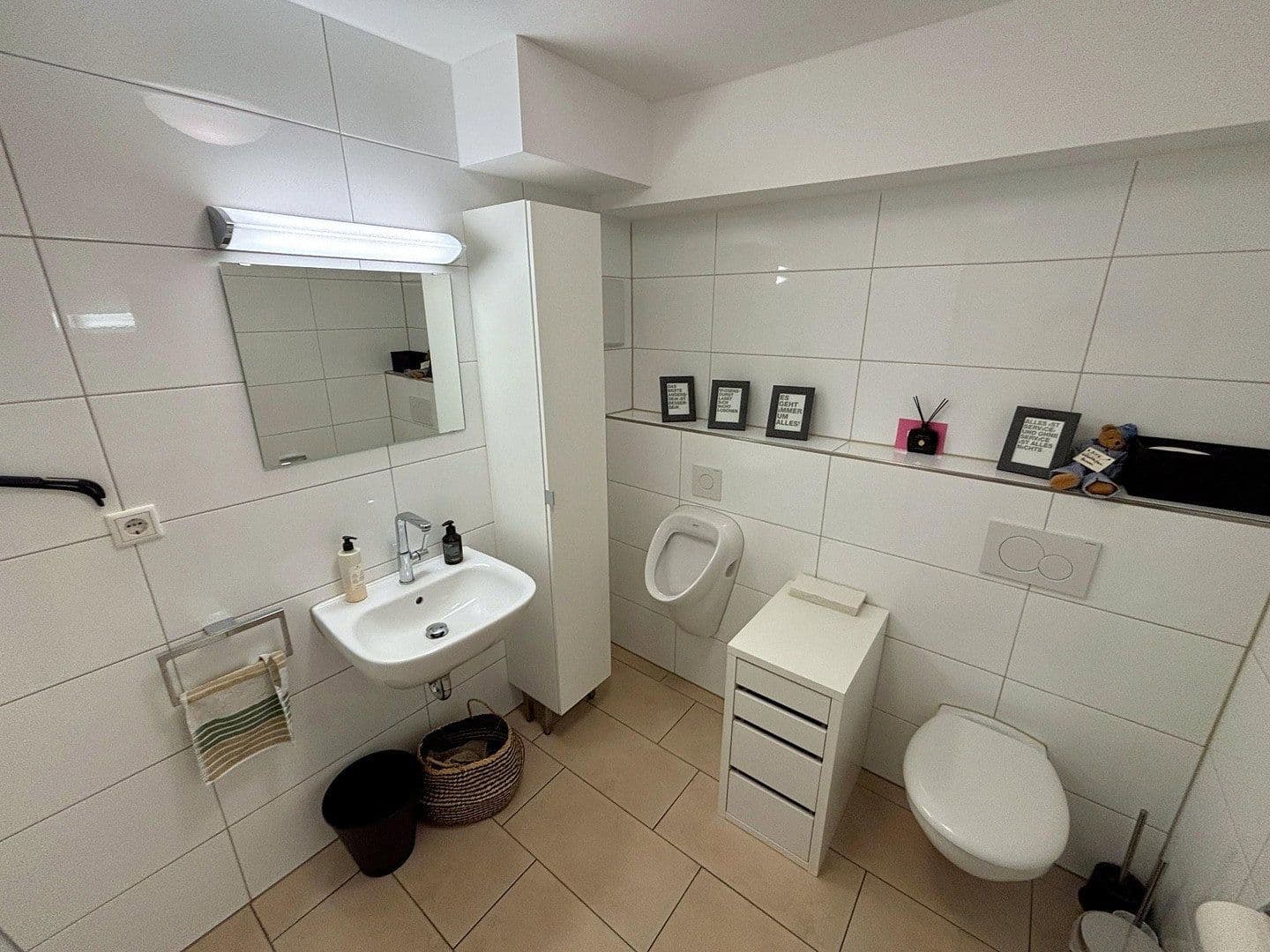 Pronájem kanceláře 231 m², Jahnstr. 35, Düsseldorf, Severní Porýní-Vestfálsko Pronájem kanceláře 231 m², Jahnstr. 35, Düsseldorf, Severní Porýní-Vestfálsko