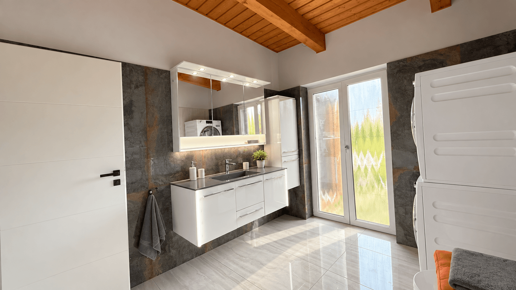 Prodej domu 180 m², pozemek 950 m², Gerhart Hauptmann Ring 22, Neu Wulmstorf, Dolní Sasko Prodej domu 180 m², pozemek 950 m², Gerhart Hauptmann Ring 22, Neu Wulmstorf, Dolní Sasko