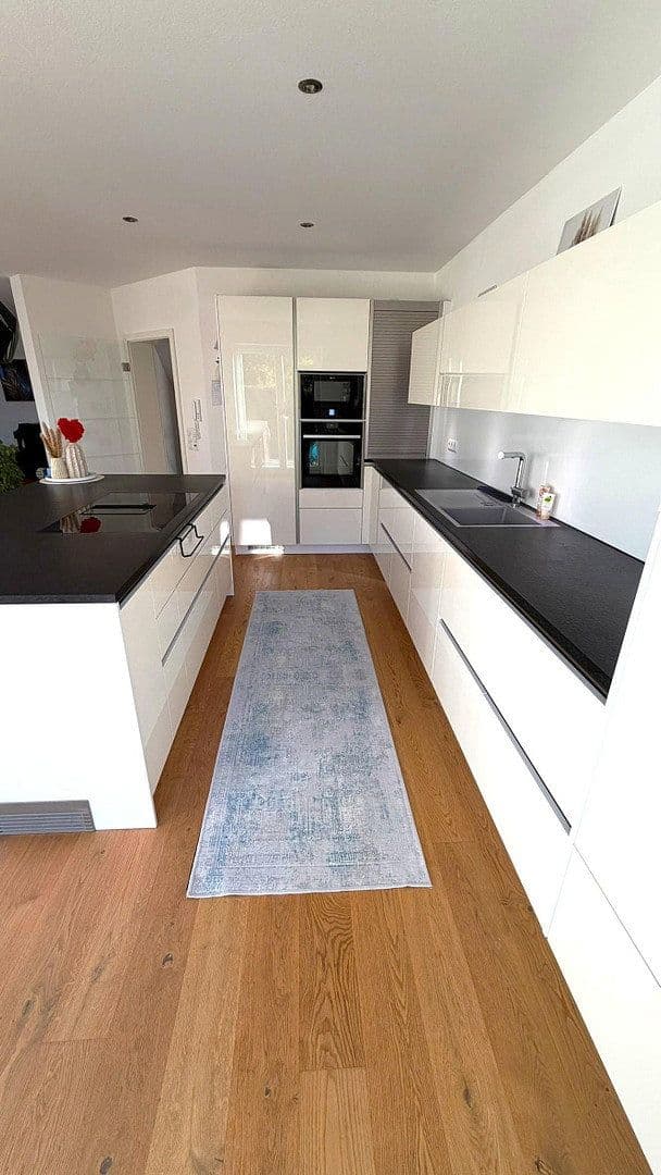 Prodej domu 210 m², pozemek 637 m², Kempten (Allgäu), Bavorsko Prodej domu 210 m², pozemek 637 m², Kempten (Allgäu), Bavorsko