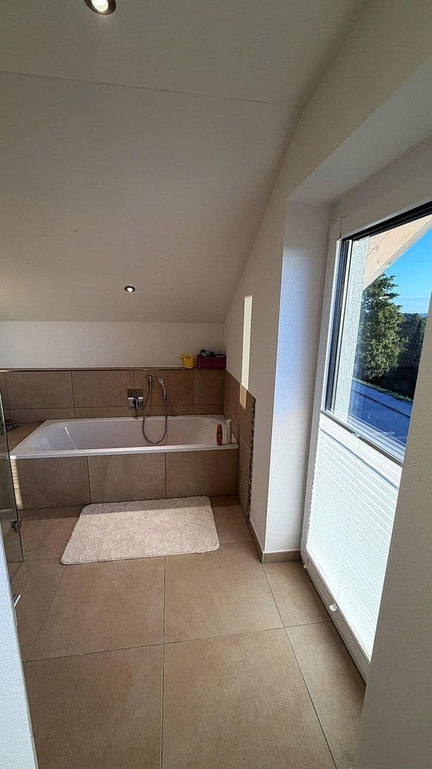 Prodej domu 210 m², pozemek 637 m², Kempten (Allgäu), Bavorsko Prodej domu 210 m², pozemek 637 m², Kempten (Allgäu), Bavorsko
