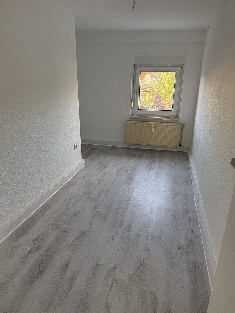 Pronájem bytu 3+1 75 m², Hötensleben, Sasko-Anhaltsko Pronájem bytu 3+1 75 m², Hötensleben, Sasko-Anhaltsko