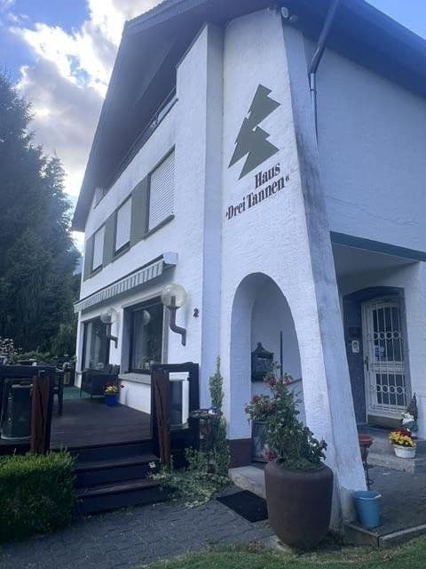 Prodej nebytového prostoru 2.326 m², Schieder-Schwalenberg, Severní Porýní-Vestfálsko Prodej nebytového prostoru 2.326 m², Schieder-Schwalenberg, Severní Porýní-Vestfálsko