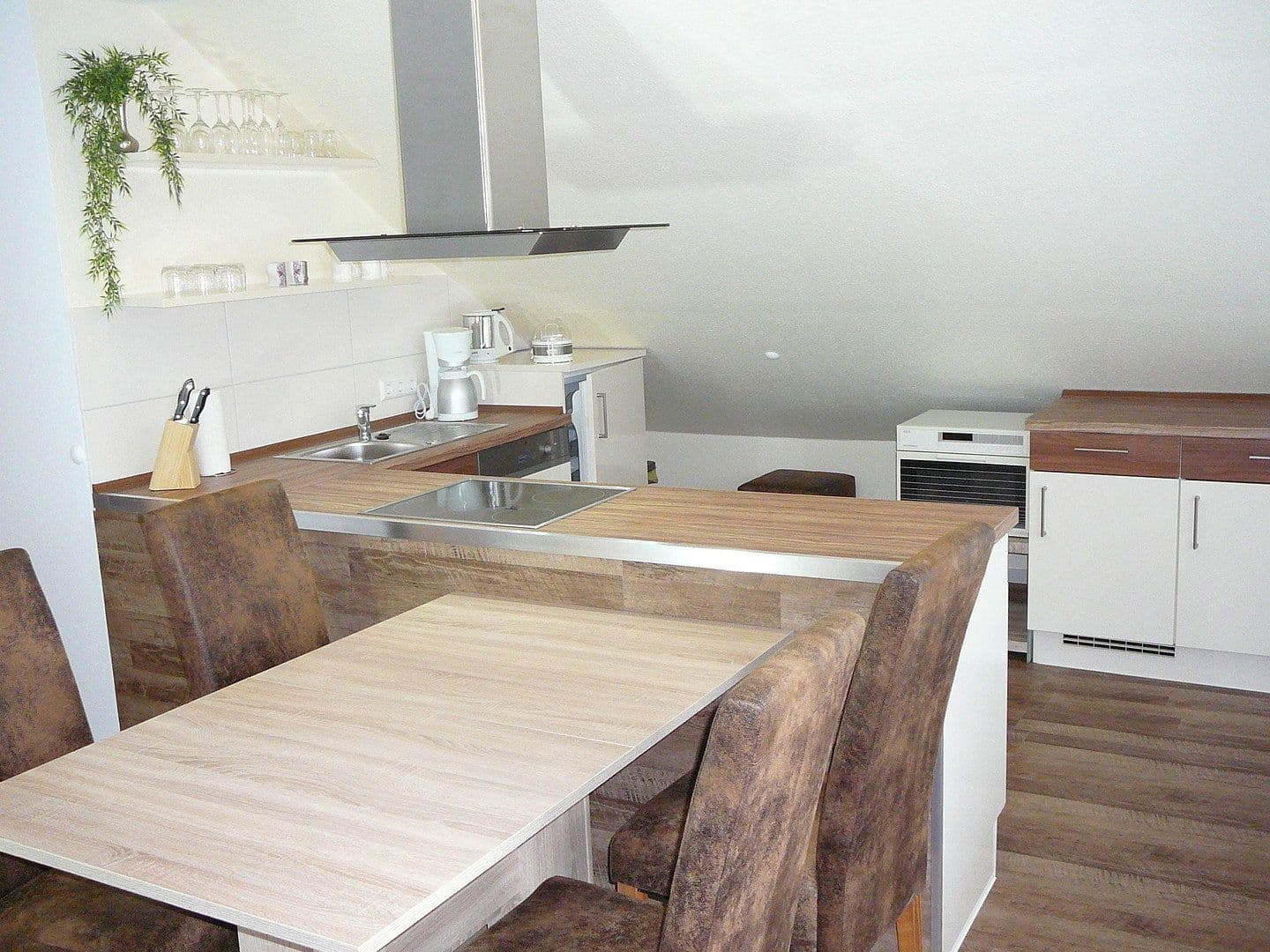 Prodej nebytového prostoru 2.326 m², Schieder-Schwalenberg, Severní Porýní-Vestfálsko Prodej nebytového prostoru 2.326 m², Schieder-Schwalenberg, Severní Porýní-Vestfálsko
