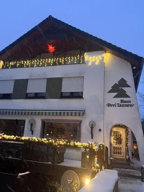 Prodej nebytového prostoru 2.326 m², Schieder-Schwalenberg, Severní Porýní-Vestfálsko Prodej nebytového prostoru 2.326 m², Schieder-Schwalenberg, Severní Porýní-Vestfálsko