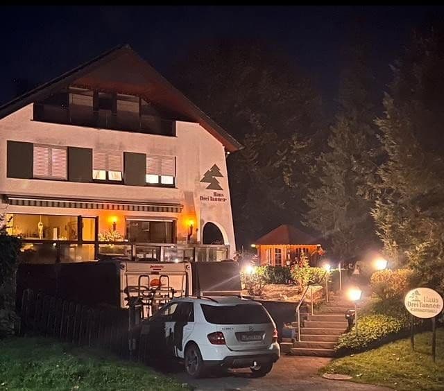 Prodej nebytového prostoru 2.326 m², Schieder-Schwalenberg, Severní Porýní-Vestfálsko Prodej nebytového prostoru 2.326 m², Schieder-Schwalenberg, Severní Porýní-Vestfálsko