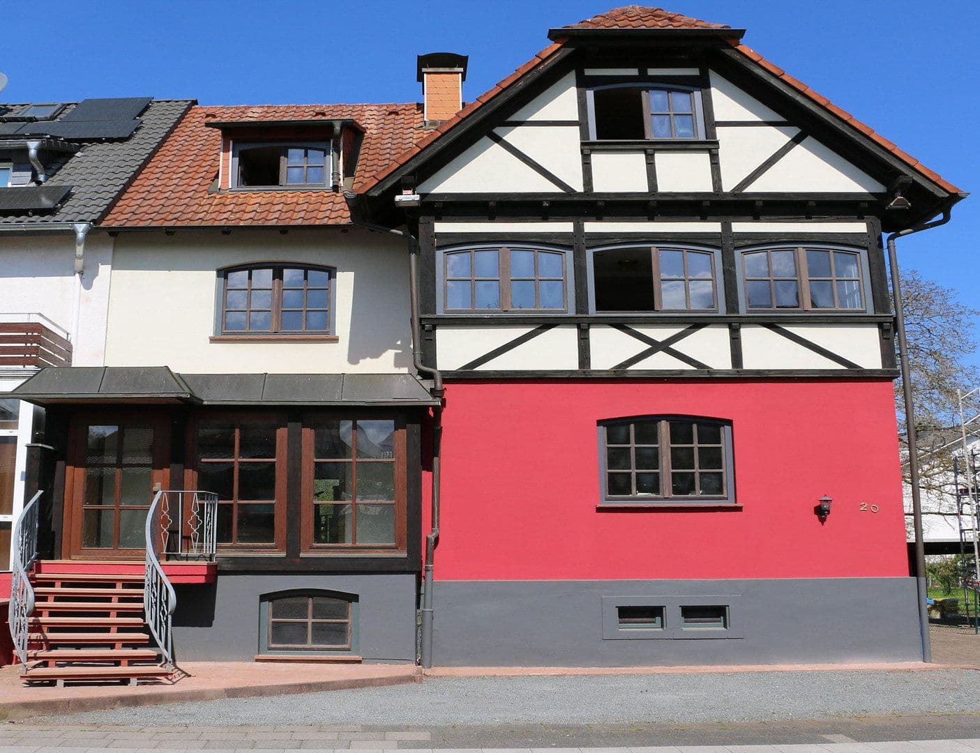 Prodej domu 283 m², pozemek 423 m², Ludwigstr. 20, Mühltal, Hessen Prodej domu 283 m², pozemek 423 m², Ludwigstr. 20, Mühltal, Hessen