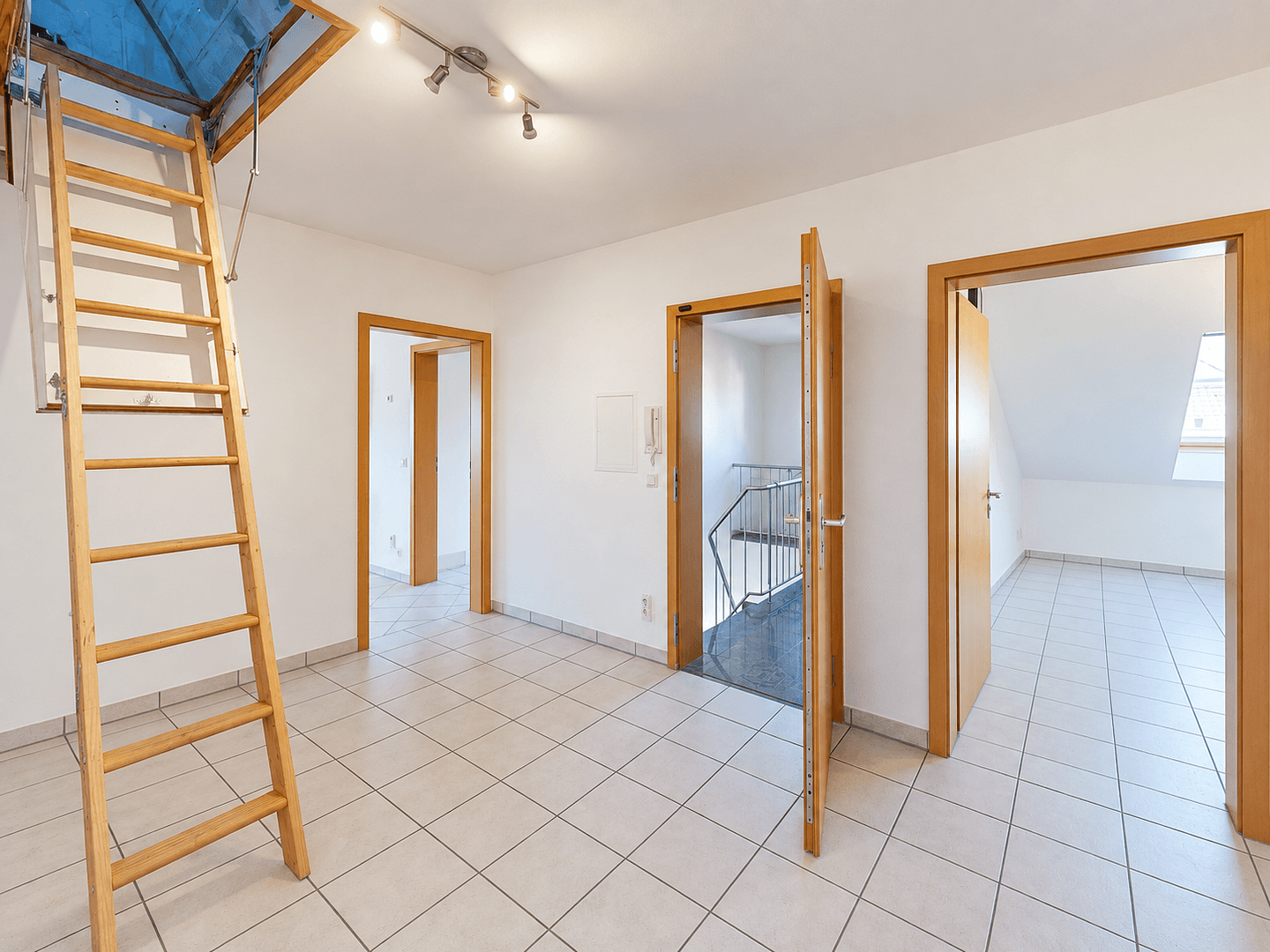 Prodej domu 266 m², pozemek 659 m², Duisburg, Severní Porýní-Vestfálsko Prodej domu 266 m², pozemek 659 m², Duisburg, Severní Porýní-Vestfálsko